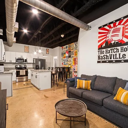 Great Location Short Drive To Downtown