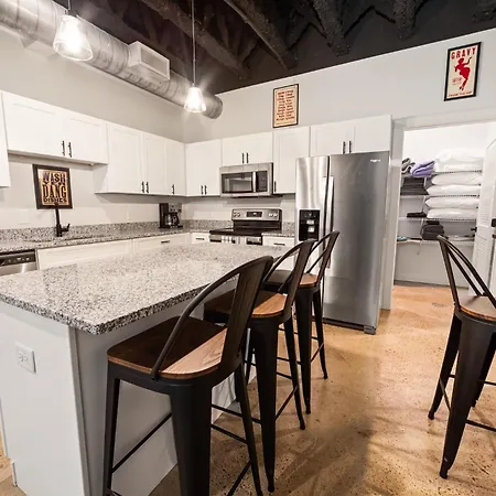 Holiday home Great Location Short Drive To Downtown *