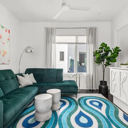 Holiday home Amazing Rooftop Walk To 12s 4th Night Free