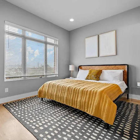 Music Getaway 4br Near Broadway