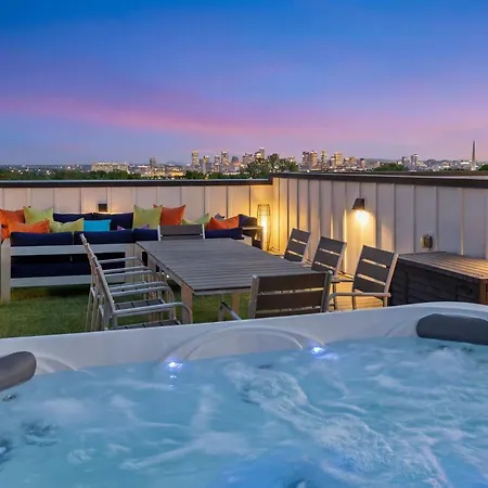 Sounds Like Fun- Hot Tub & Rooftop Views Holiday home *