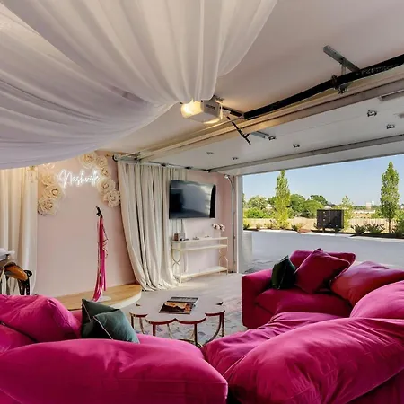 Privee Holiday home *