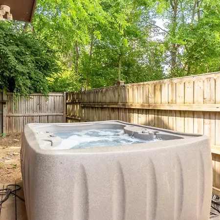 The Magic Cottage- Artsy Escape With Hot Tub & Charm Holiday home