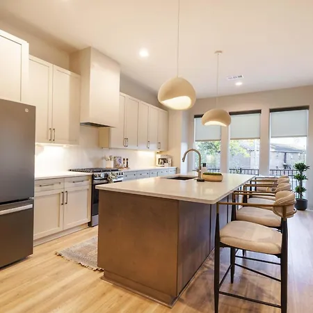 Pool, Gym & Sauna | Fully Gated & Pet-friendly