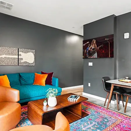 Nocturne - Pool & Gym - Mins To Broadway Holiday home Nashville