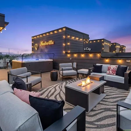 Holiday home Rooftop Oasis - Hot Tub Views Nashville