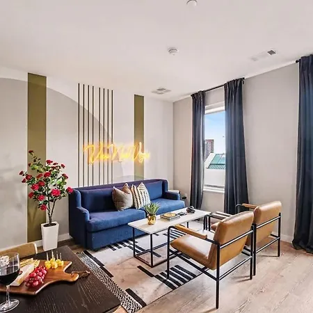 Holiday home Muse - Pool & Gym - Walk To Broadway *
