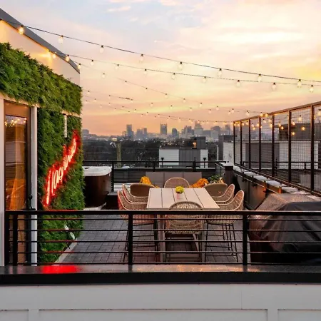 Elegant With Downtown Views Rooftop Hot Tub And Garage Nashville
