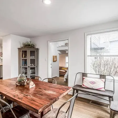 Charming Spacious - 10 Mins To Downtown