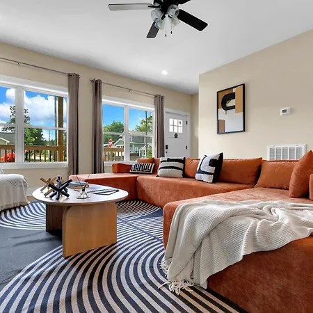 Holiday home 10 Mins To Broadway & Dt King Suites, Sleeps 12