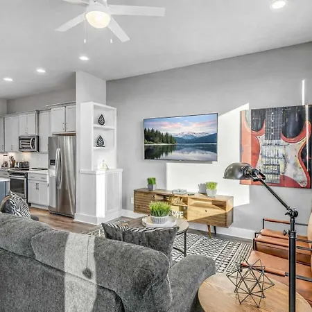 Group Getaway 8 Min To Broadway Holiday home Nashville