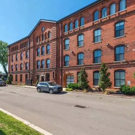Luxury 2br Midtown Near Broadway & Pool *