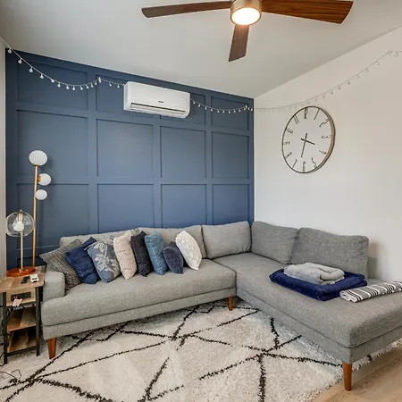 4 Mi To Broadway: Chic Townhome W/ Office! Holiday home Nashville