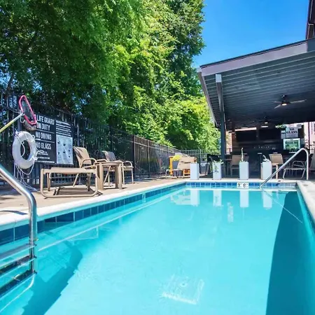 Holiday home Luxury 2br Midtown Near Broadway & Pool