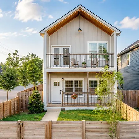 10 Mins To Broadway & Dt King Suites, Sleeps 12