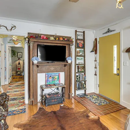'nashvegas Getaway' W/ Hot Tub Near Broadway Holiday home Nashville