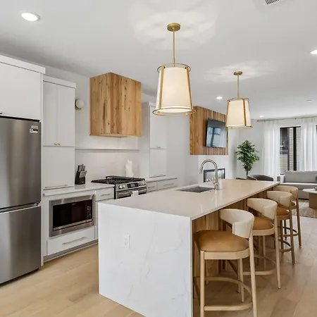 Combined Twin Townhomes 6br Hot Tubs Nashville