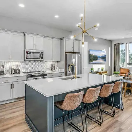 Group Getaway 8 Min To Broadway Holiday home Nashville