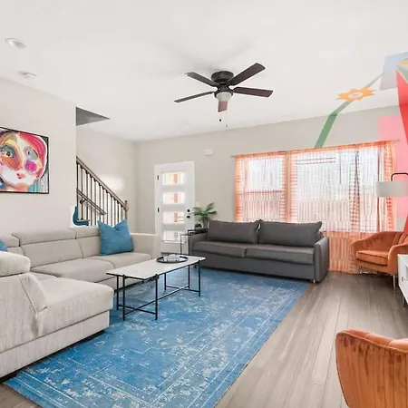 Luxury Townhome Rooftop Deck Near Broadway Holiday home Nashville