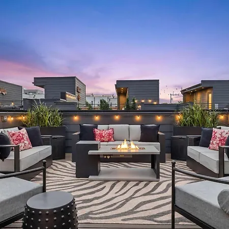 Rooftop Oasis - Hot Tub Views Holiday home Nashville