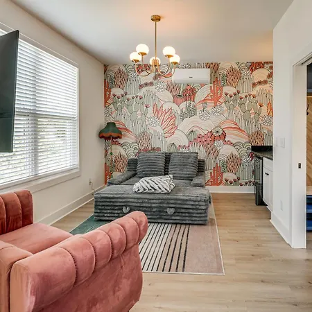 4 Mi To Broadway: Chic Townhome W/ Office! Holiday home *