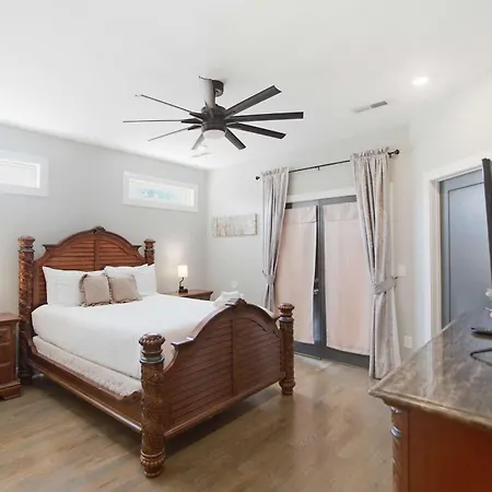 Brand New Retreat N Five Points Near Downtown Holiday home *