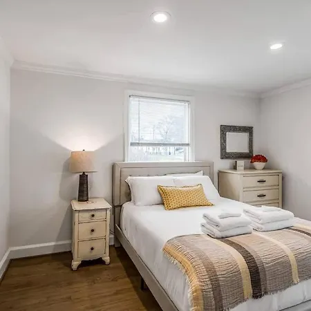 Charming Spacious - 10 Mins To Downtown Holiday home Nashville
