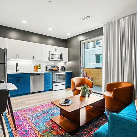 Holiday home Onyx - Pool & Gym - Walk To Broadway