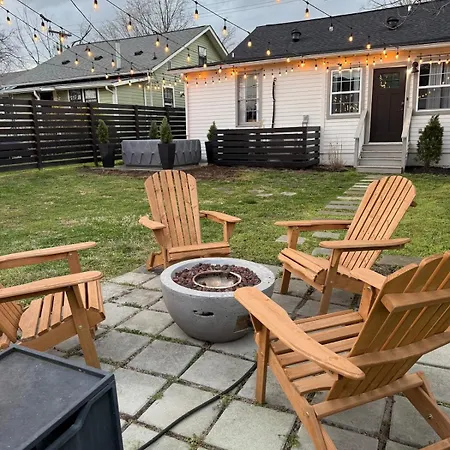 Holiday home Speakeasy. East Nash. Hot Tub. Mins To Broadway