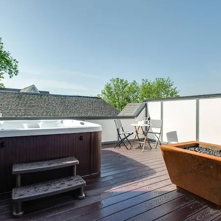 The Presley - Rooftop Hot Tub & Fire Pit With Views Holiday home