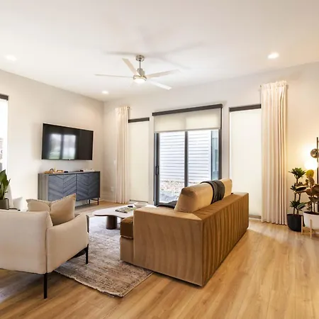 Holiday home Modern Comfort | Secure + Pool & Sauna Nashville