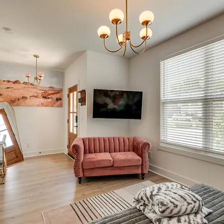 4 Mi To Broadway: Chic Townhome W/ Office! *