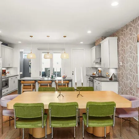2 Units Sleeps 24 Nashville's Location Holiday home *