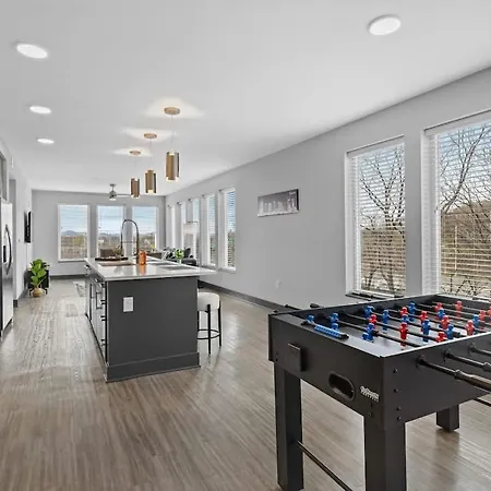 Luxe 2br W Views Near Broadway & Music Row Holiday home