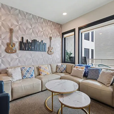 Trendy For 4 W Shared Pool Near The Gulch Holiday home Nashville