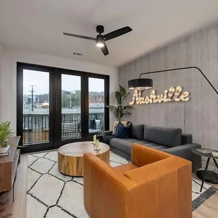 Misty-odyssey-mins To Broadway-pool & Full Gym Holiday home Nashville