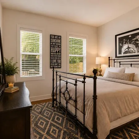 12 South Treehouse - Steps To 12 South Shopping & Entertainment Holiday home Nashville