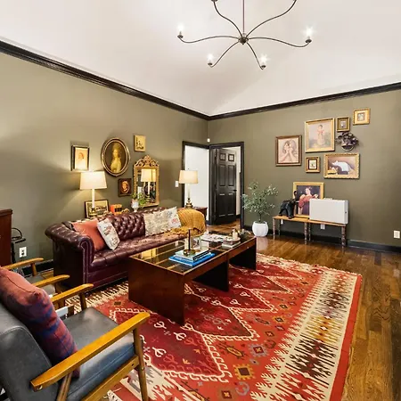 Holiday home Charming East Mins From Downtown