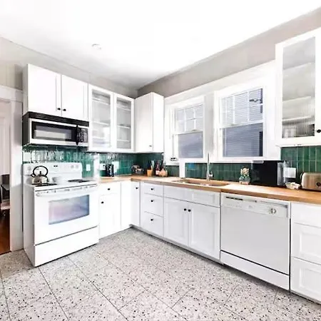 Minutes To Downtown - East Nash 4br,3ba Holiday home Nashville