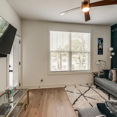 Holiday home 4 Mi To Broadway: Chic Townhome W/ Office!