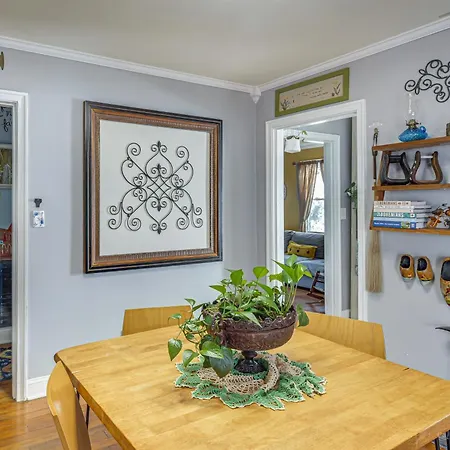 Holiday home 'nashvegas Getaway' W/ Hot Tub Near Broadway *