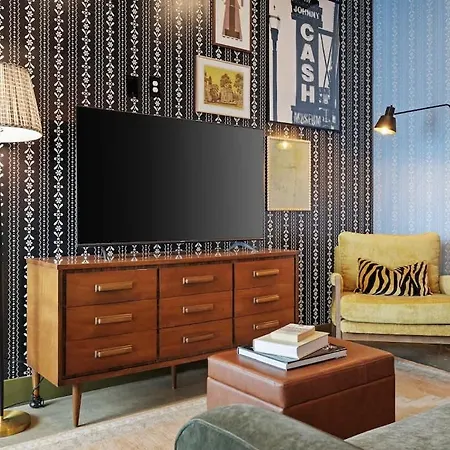 Elegant 1br Near Airport & Downtown Holiday home