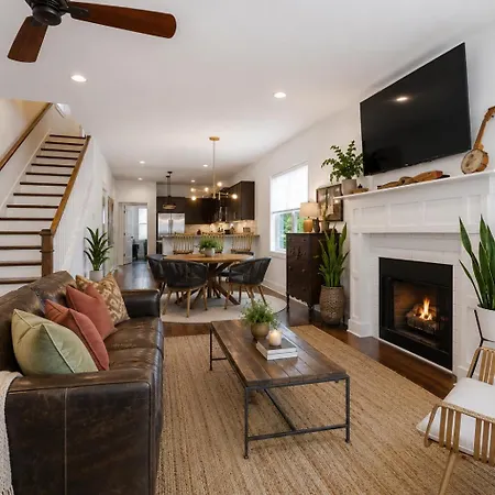 Holiday home 12 South Treehouse - Steps To 12 South Shopping & Entertainment Nashville