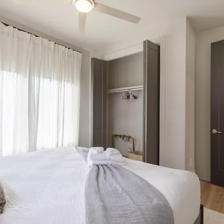 Wellness Retreat | Sauna, Cold Plunge, Heated Pool Holiday home *