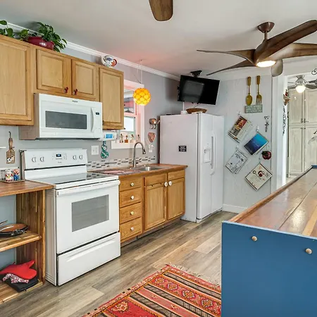 Holiday home 'nashvegas Getaway' W/ Hot Tub Near Broadway