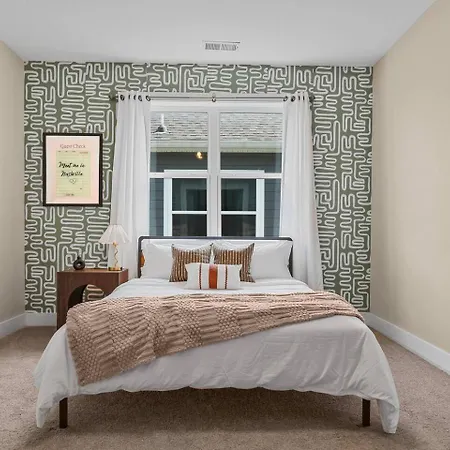10 Mins To Broadway & Dt King Suites, Sleeps 12 *