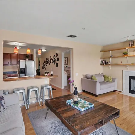 Holiday home Flow - Pool - River Views - Mins To Broadway