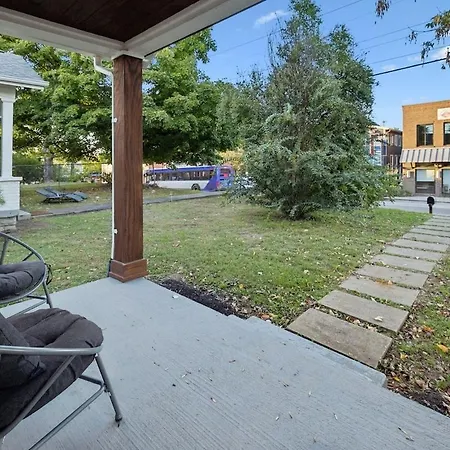 Speakeasy. East Nash. Hot Tub. Mins To Broadway Holiday home Nashville