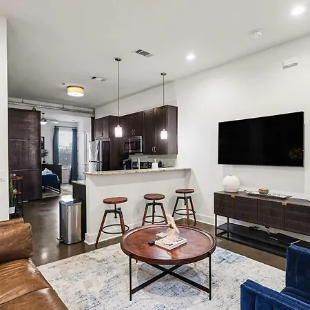 Holiday home Trendy For 2 Near Centennial Park & Vandy