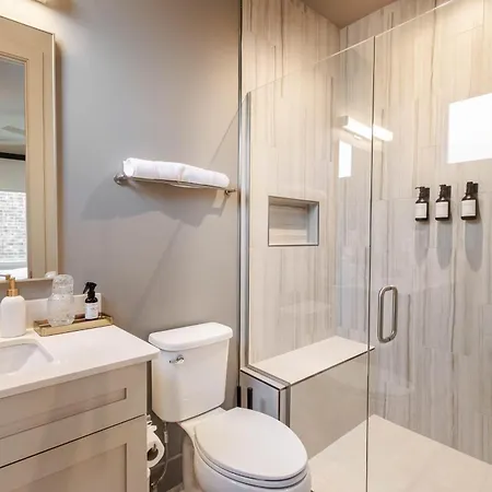 Wellness Escape | Gym, Cold Plunge, Sauna & Pool Holiday home
